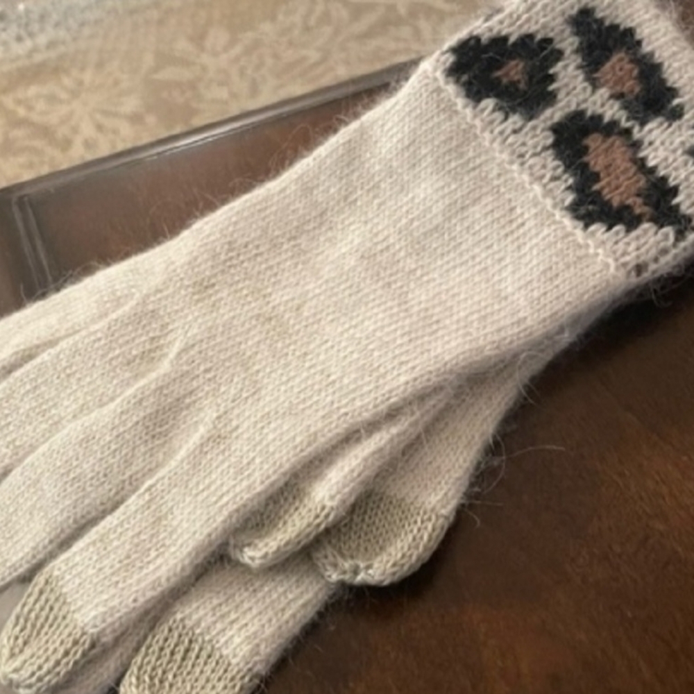 Coach Cream and Black Knit Gloves
